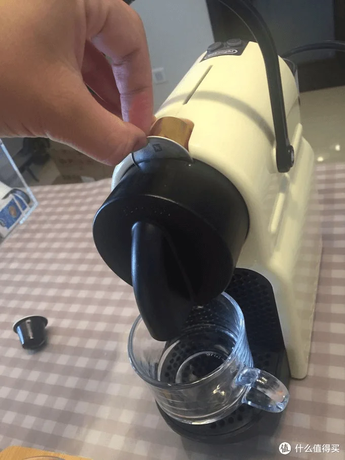 Put Nespresso capsules