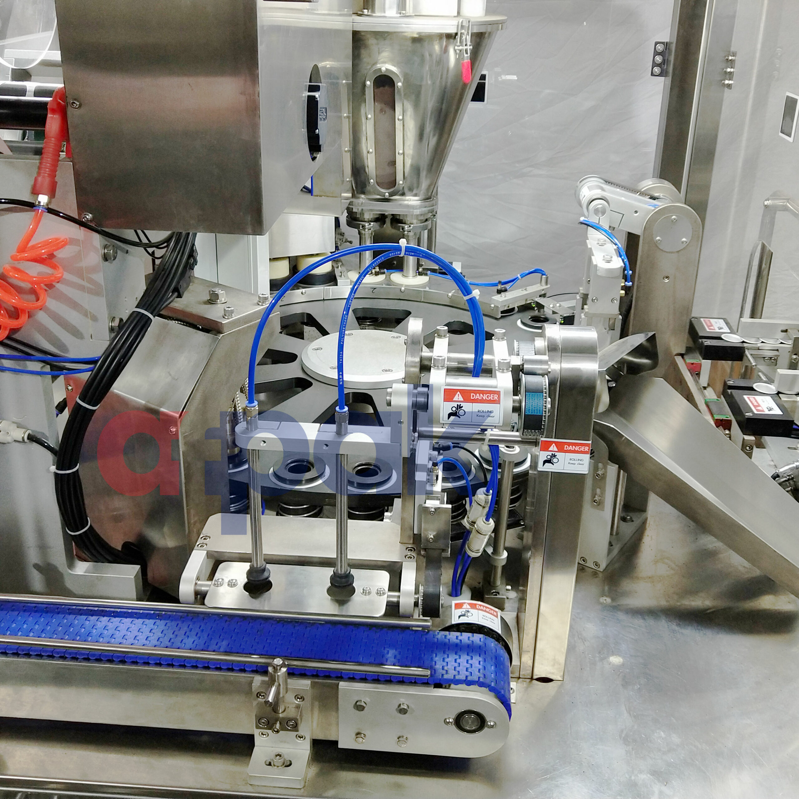 Inside-of-RN120-rotary-Nespresso-capsule-filling-machine