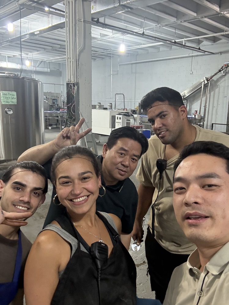 Jeffree and AFPAK technician Mr.Summer service in the US customer's factory